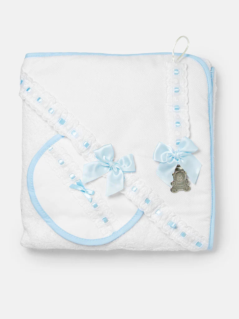 Baby 3-Piece Bath Set – Hooded Towel, Bib & Dummy Clip